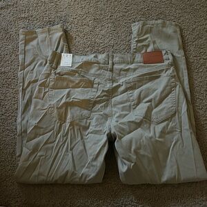 Men’s Lucky Brand 121 Slim Straight 2 Way Stretch tan pants 36x32 NWT